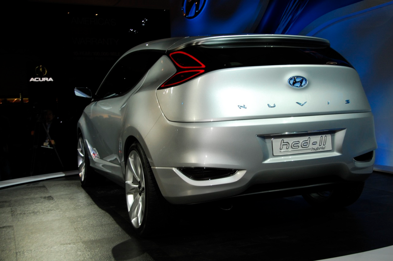 Illustration for article titled Hyundai Nuvis Concept: Hybrid Blue Drive Gives It Wings